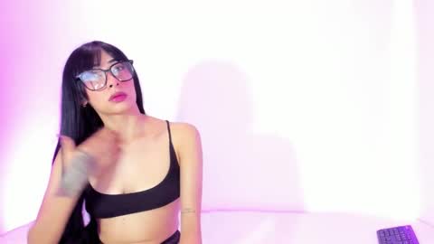 Snapshot of tainy_n_harley chatting on October 2025 05:28:02 AM Liam and Juli online show from October 2025 05:28:02 AM