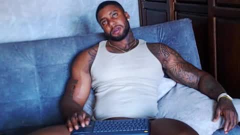 Tairon Tucke online show from January 2025 09:20:01 PM