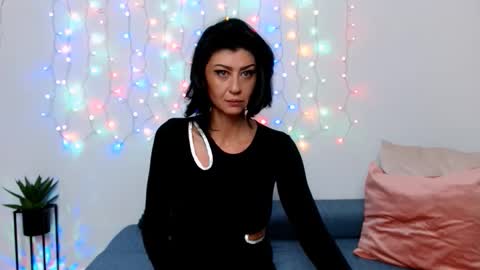 Taissa1 online show from November 2025 06:45:02 PM