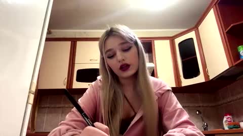 Snapshot of taitebinner chatting on February 2026 03:41:02 PM Mia online show from February 2026 03:41:02 PM