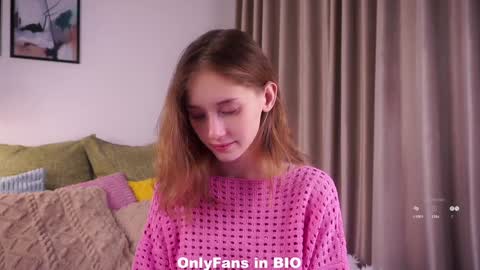 Mia online show from November 2025 01:30:02 AM