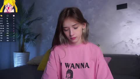 Mia online show from April 2026 01:44:01 AM