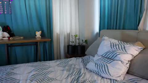 Molly online show from April 2026 03:04:01 AM