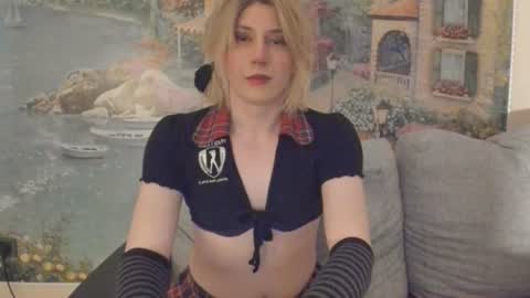 Snapshot of taka_s_paintroom chatting on June 2026 05:44:01 PM Taka online show from June 2026 05:44:01 PM
