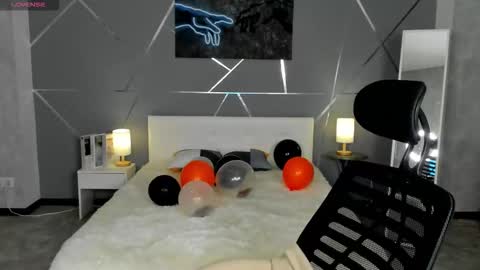 Snapshot of take_me_to_moon chatting on November 2025 02:00:01 AM Sasha online show from November 2025 02:00:01 AM