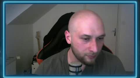 Beelzeboss59 online show from April 2026 07:39:02 PM