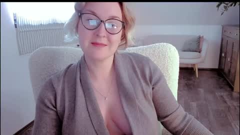 Snapshot of tallinnlove chatting on May 2026 12:01:01 PM tallinnlove online show from May 2026 12:01:01 PM