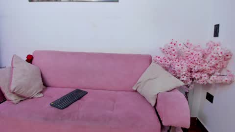 Hi im sara online show from May 2026 01:09:02 PM