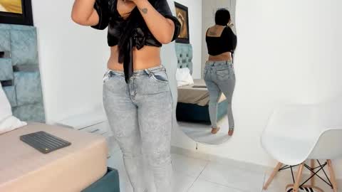 Snapshot of tamaraa_lov chatting on November 2025 12:05:02 PM tamaraa online show from November 2025 12:05:02 PM