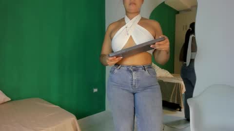 Snapshot of tamaraa_lov chatting on November 2025 12:16:01 PM tamaraa online show from November 2025 12:16:01 PM