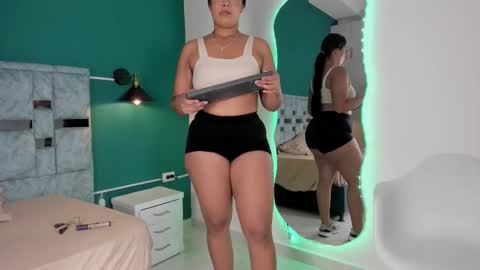 Snapshot of tamaraa_lov chatting on November 2025 12:16:02 PM tamaraa online show from November 2025 12:16:02 PM