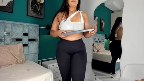 Snapshot of tamaraa_lov chatting on November 2025 12:22:02 PM tamaraa online show from November 2025 12:22:02 PM