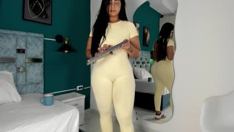 Snapshot of tamaraa_lov chatting on November 2025 12:16:02 PM tamaraa online show from November 2025 12:16:02 PM