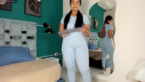 Snapshot of tamaraa_lov chatting on November 2025 12:19:02 PM tamaraa online show from November 2025 12:19:02 PM