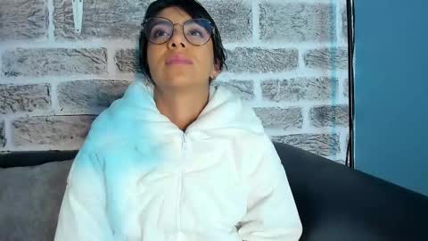 Tamy  online show from February 2025 08:28:01 PM