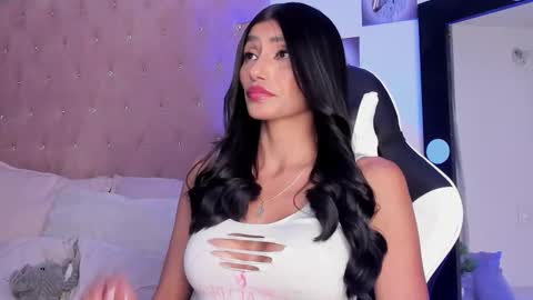 Snapshot of tami_04 chatting on November 2025 02:58:01 AM Im Tami online show from November 2025 02:58:01 AM