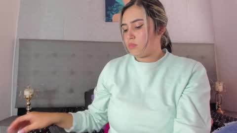 Tamy Vega online show from December 2024 05:18:02 PM