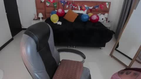 Snapshot of tamy_edwards chatting on July 2026 08:00:02 PM Tamy online show from July 2026 08:00:02 PM
