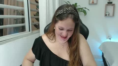 Snapshot of tamy_shine87 chatting on January 2025 11:50:02 PM Im Samy online show from January 2025 11:50:02 PM