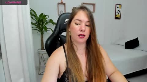 Snapshot of tamy_shine87 chatting on February 2025 03:25:02 AM Im Samy online show from February 2025 03:25:02 AM