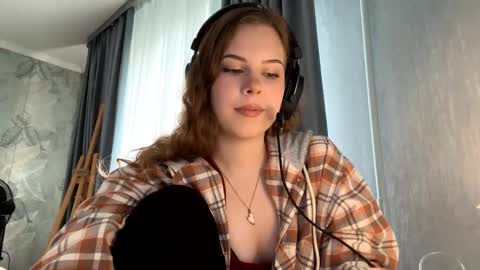 Layla online show from October 2025 12:58:01 PM