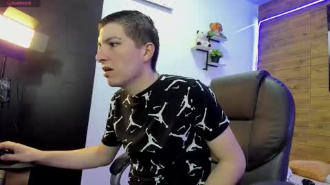 Snapshot of taner_king chatting on November 2025 03:28:01 AM TANER online show from November 2025 03:28:01 AM