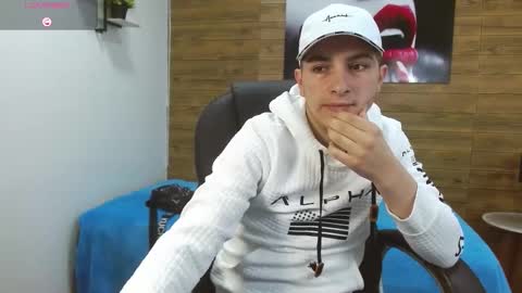 Snapshot of taner_king chatting on December 2025 02:43:02 AM TANER online show from December 2025 02:43:02 AM