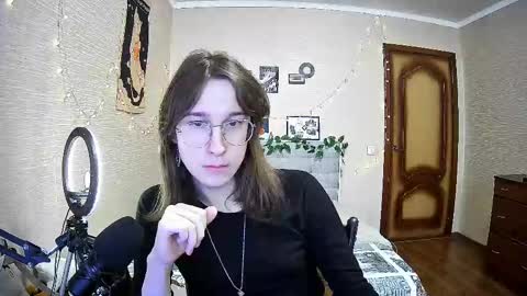 Snapshot of tangerine4dreams chatting on February 2025 10:15:02 AM Milena Kuprianova online show from February 2025 10:15:02 AM