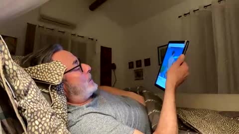 Dominique online show from January 2025 11:21:01 PM