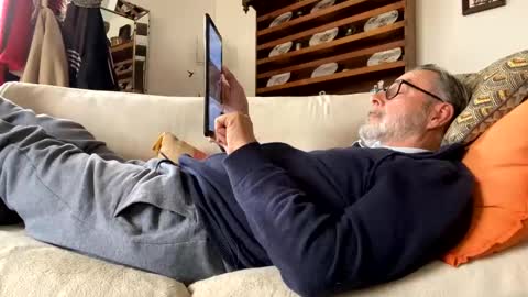 Dominique online show from January 2025 01:54:01 PM