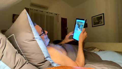 Dominique online show from January 2025 10:42:01 PM