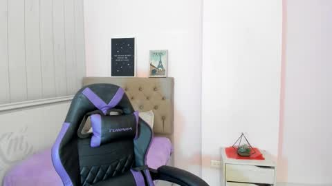 Tania  online show from October 2025 01:34:02 PM