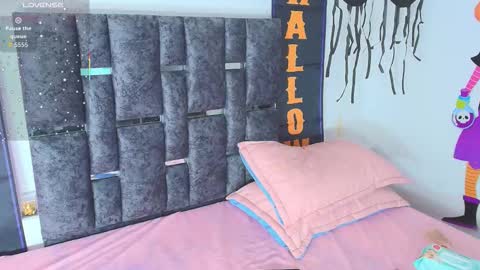 Tania online show from October 2025 10:39:02 AM