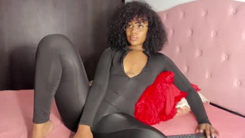 Snapshot of tanisha_owens2 chatting on December 2024 02:01:02 AM TANISHA online show from December 2024 02:01:02 AM