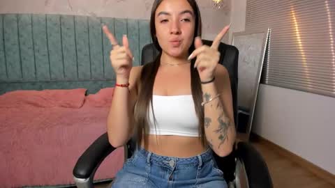 Snapshot of tara_parker chatting on February 2026 12:21:01 PM Tara online show from February 2026 12:21:01 PM