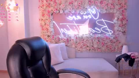 Tara Lawrence online show from March 2026 11:52:04 PM