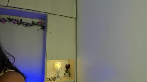  T A R A  online show from October 2025 04:15:02 AM