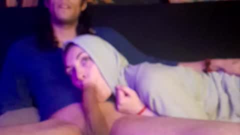 T  J   online show from October 2025 04:50:01 PM