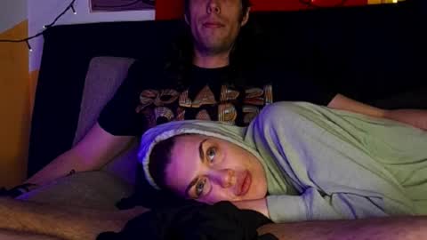 T  J   online show from October 2025 07:54:01 AM