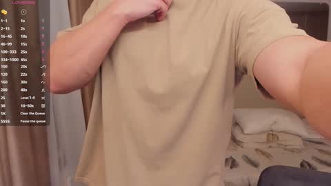 Snapshot of tasty_justin chatting on December 2024 12:01:02 AM My shows 2100500 UTC3 online show from December 2024 12:01:02 AM