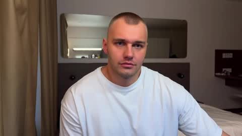 Snapshot of tasty_justin chatting on September 2025 04:36:02 AM My shows 2100500 UTC3 online show from September 2025 04:36:02 AM