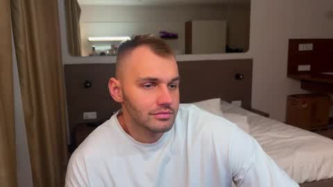 Snapshot of tasty_justin chatting on November 2025 06:01:02 PM My shows 2100500 UTC3 online show from November 2025 06:01:02 PM