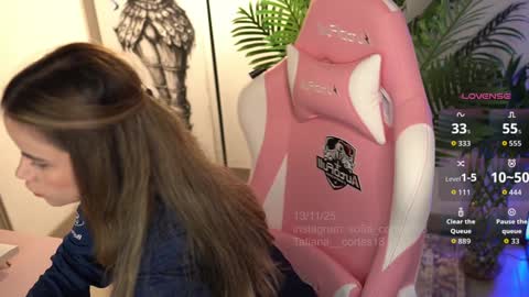 Snapshot of tatiana__cortes18 chatting on November 2025 08:19:02 PM Sofia But You can call me Sofi online show from November 2025 08:19:02 PM