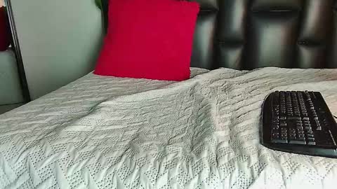 Snapshot of tatiana_mendoza chatting on February 2025 02:42:02 PM tatiana_mendoza online show from February 2025 02:42:02 PM