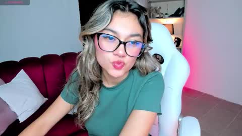 Snapshot of tatiana_mendoza chatting on October 2025 02:44:01 AM tatiana_mendoza online show from October 2025 02:44:01 AM