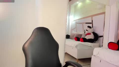 Snapshot of tatikanyx chatting on June 2026 12:09:02 PM tatikanyx online show from June 2026 12:09:02 PM