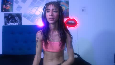 Snapshot of tatis_blux chatting on December 2024 11:25:02 PM Tatiana  online show from December 2024 11:25:02 PM