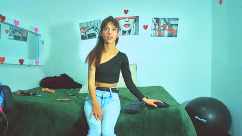 Snapshot of tatis_blux chatting on January 2025 09:39:01 PM Tatiana  online show from January 2025 09:39:01 PM