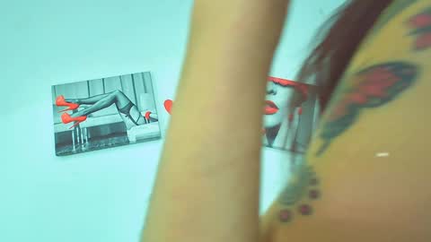 Snapshot of tatis_blux chatting on January 2025 03:30:02 PM Tatiana  online show from January 2025 03:30:02 PM