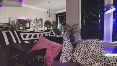 Snapshot of tatted_vixen chatting on March 2026 06:52:01 PM Tatted Queen online show from March 2026 06:52:01 PM